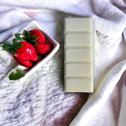 Strawberries & Cream snap bar